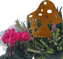 Laden Sie das Bild in den Galerie-Viewer, Gartenstecker Pilz 39cm / Roststecker wetterfest Gartendeko Fliegenpilz Outdoor