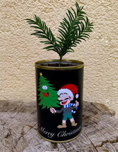 Laden Sie das Bild in den Galerie-Viewer, Wichtelgeschenk Weihnachtsbaum in der Dose - Geschenk Weihnachten Julklapp Nikolaus Tannenbaum